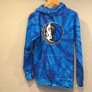 Dallas Mavericks fleece top with hood. EUC!